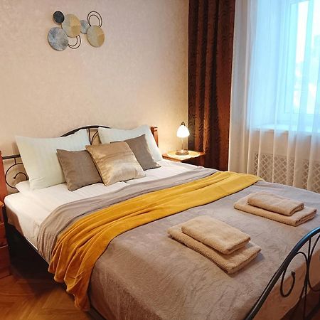 Old Town Retreat With Stunning Views 2 Bedroom Apartment Nearby The Church Of Saint Peter Ryga Zewnętrze zdjęcie