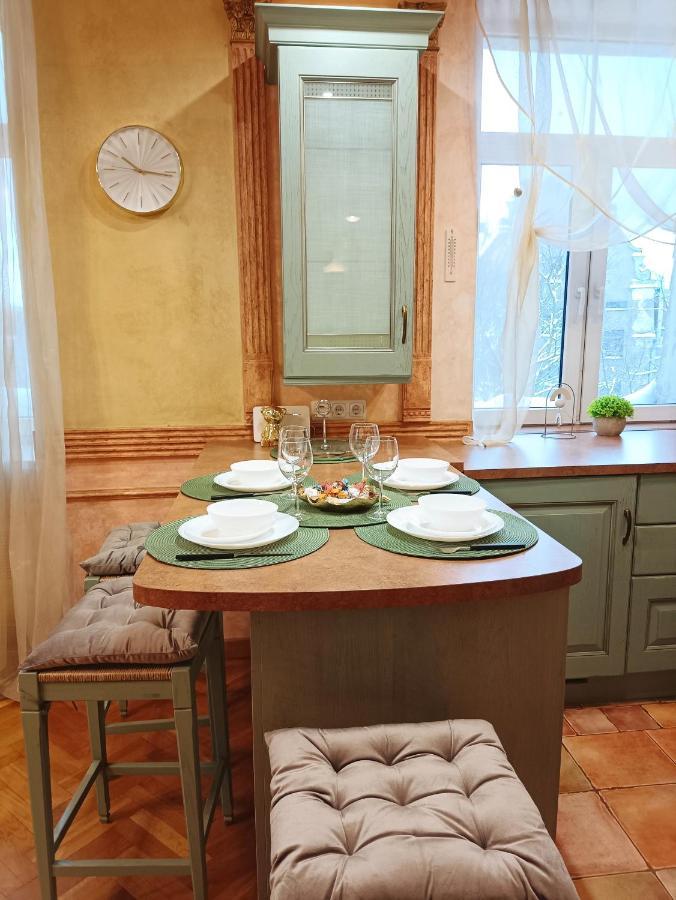 Old Town Retreat With Stunning Views 2 Bedroom Apartment Nearby The Church Of Saint Peter Ryga Zewnętrze zdjęcie