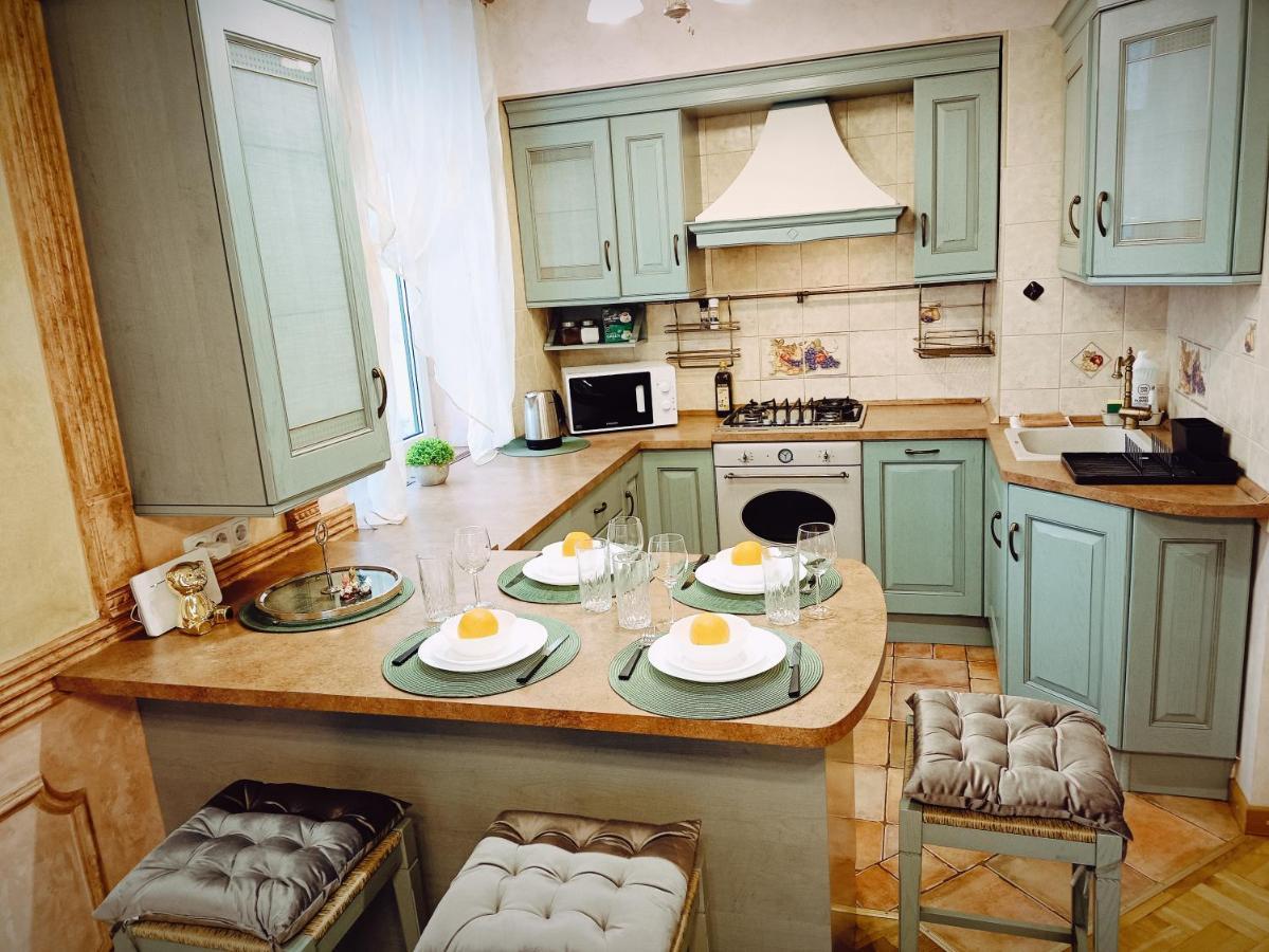 Old Town Retreat With Stunning Views 2 Bedroom Apartment Nearby The Church Of Saint Peter Ryga Zewnętrze zdjęcie