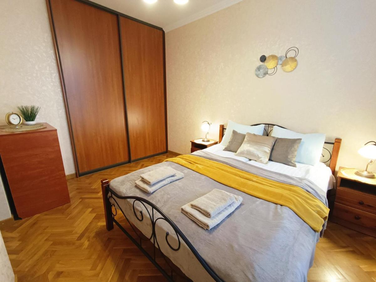 Old Town Retreat With Stunning Views 2 Bedroom Apartment Nearby The Church Of Saint Peter Ryga Zewnętrze zdjęcie
