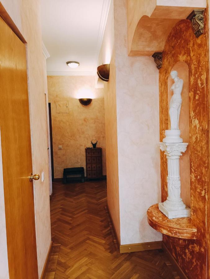 Old Town Retreat With Stunning Views 2 Bedroom Apartment Nearby The Church Of Saint Peter Ryga Zewnętrze zdjęcie